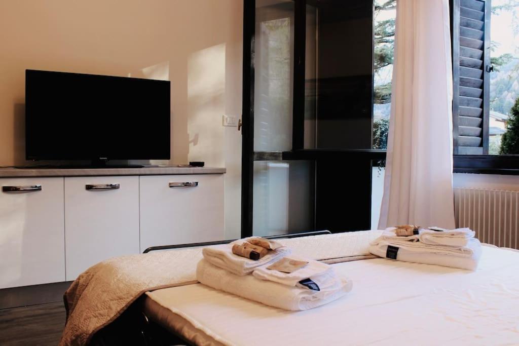 Fronte LagoResidencegarden, Moderno Appartamento 칼세라니카알라고 외부 사진